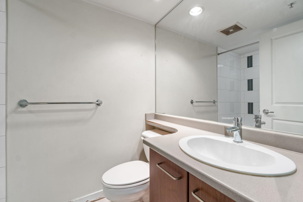 Bedroom 3 Photo of 111 8480 Granville Avenue, Richmond, BC