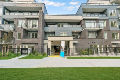 304 1100 Clarke Road, Port Moody, BC, Port Moody — Apartment/Condo for sale
