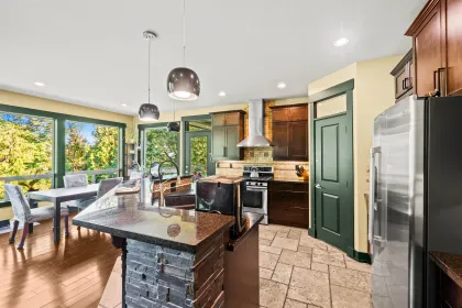 Breakfast Nook Photo of 2518 Whatcom Road, Abbotsford, BC