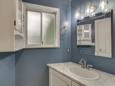 Hallway Photo of 6 19240 119 Avenue, Pitt Meadows, BC