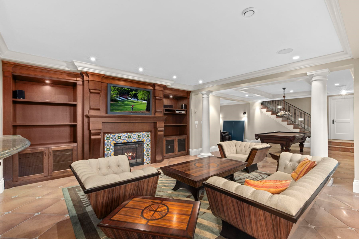 Garden / Landscaping Photo of 3090 Mathers Avenue, West Vancouver, BC