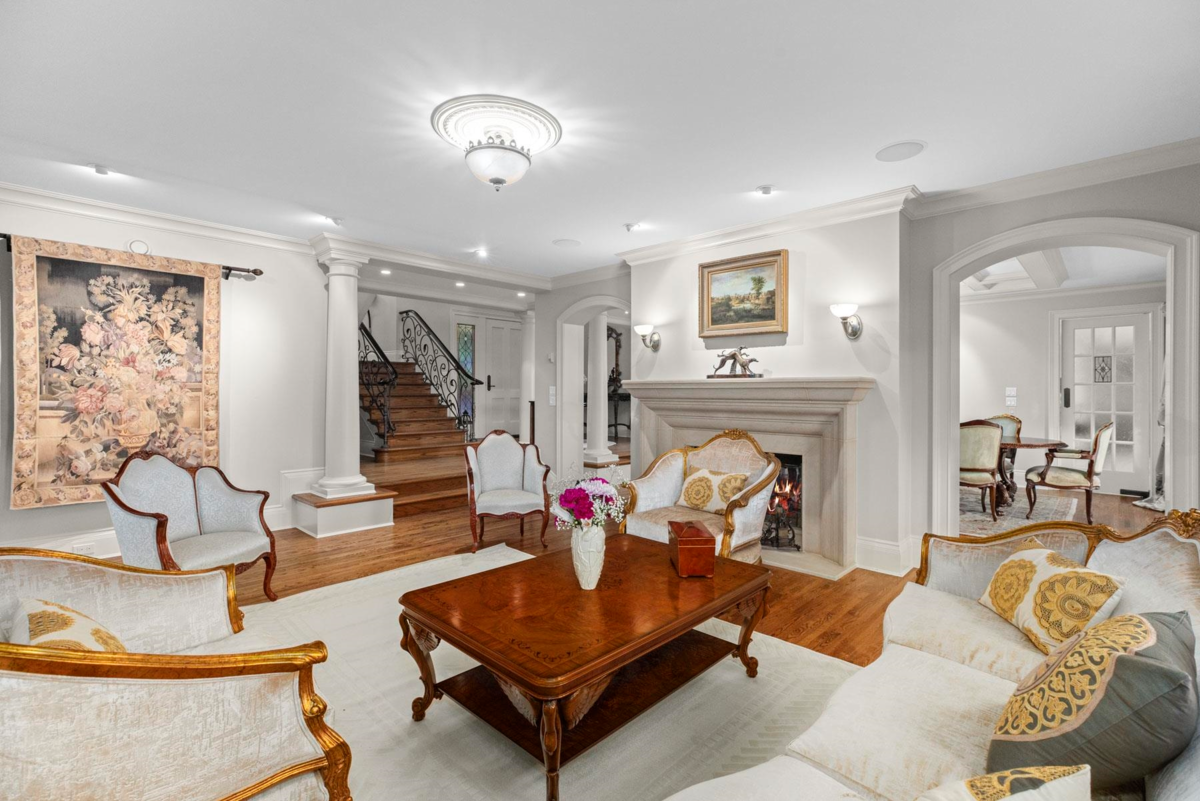 Kitchen Photo of 3090 Mathers Avenue, West Vancouver, BC