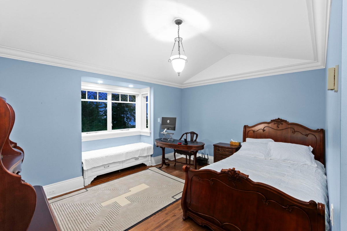 Outdoor Deck Photo of 3090 Mathers Avenue, West Vancouver, BC