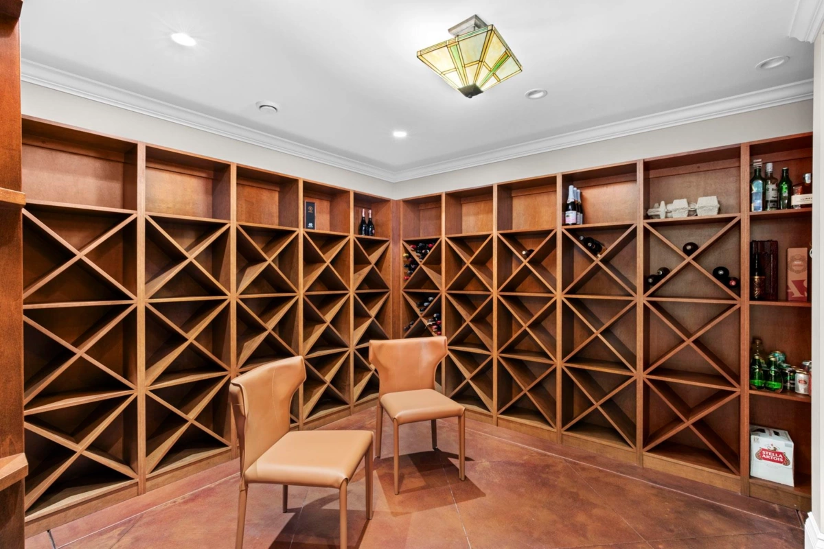 Outdoor Kitchen Photo of 3090 Mathers Avenue, West Vancouver, BC