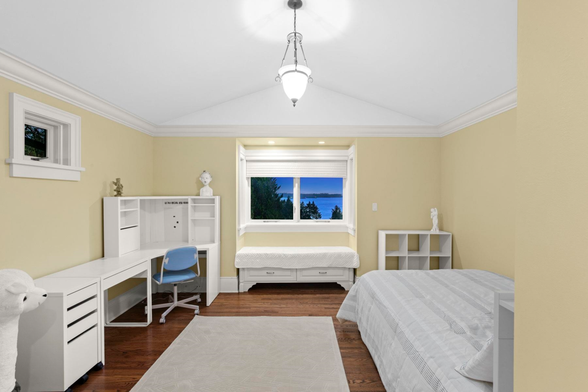 Outdoor Patio Photo of 3090 Mathers Avenue, West Vancouver, BC