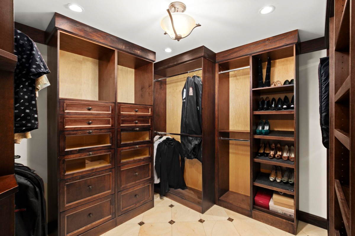 Staircase Photo of 3090 Mathers Avenue, West Vancouver, BC