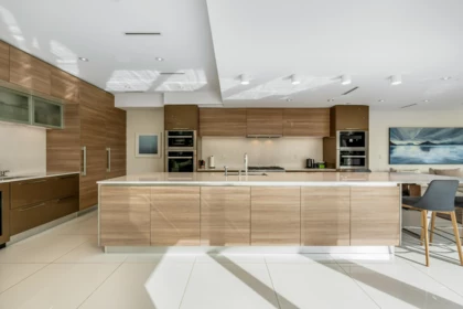 Kitchen Photo of 1360 Queens Avenue, West Vancouver, BC