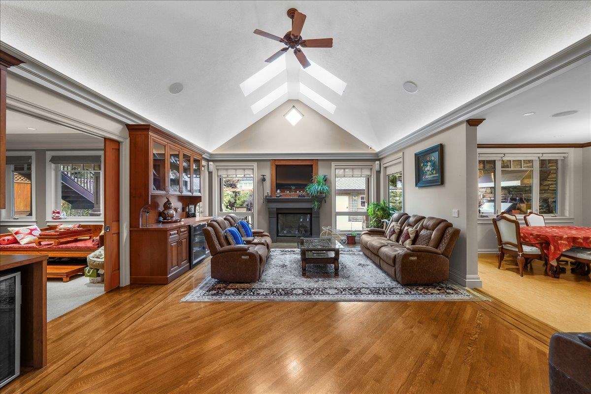 Family Room Photo of 5085 1 Avenue, Delta, BC