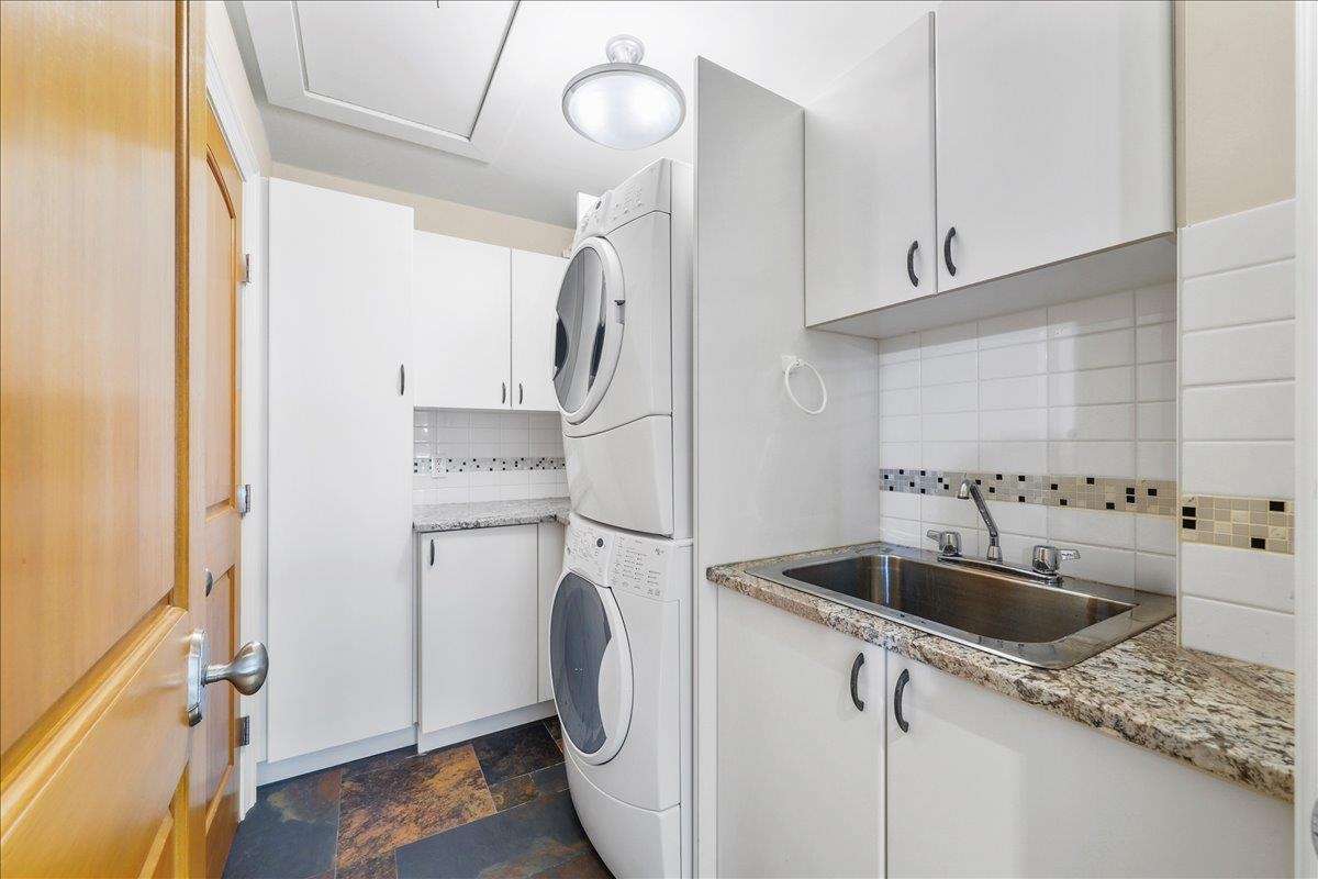 Outdoor Deck Photo of 5085 1 Avenue, Delta, BC