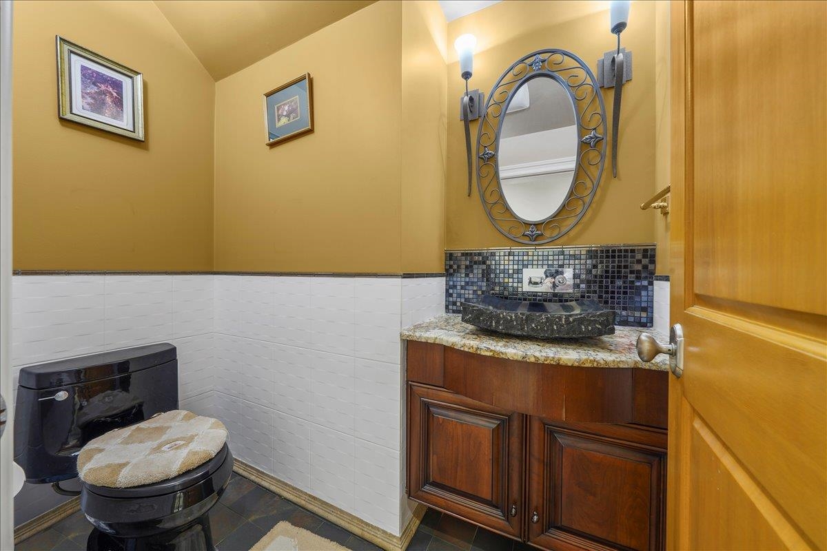 Staircase Photo of 5085 1 Avenue, Delta, BC