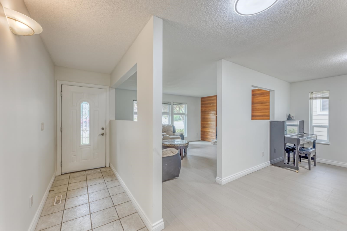 Living Room Photo of 1309 Nestor Street, Coquitlam, BC