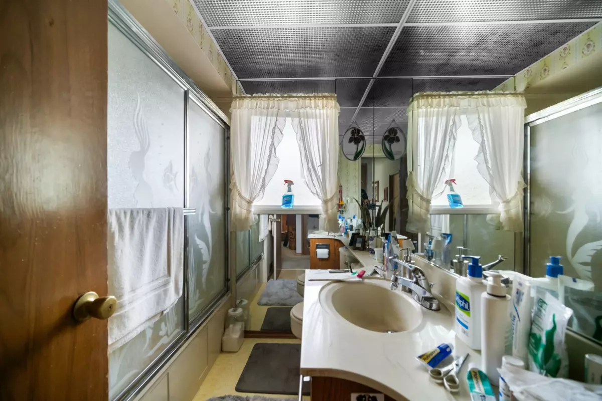 Bedroom 4 Photo of 6530 Leibly Avenue, Burnaby, BC