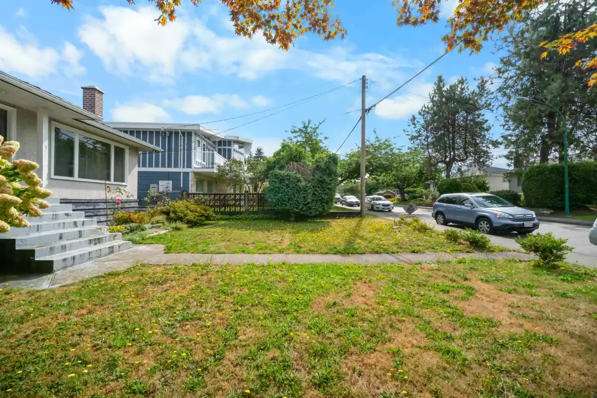 Dining Area Photo of 6530 Leibly Avenue, Burnaby, BC