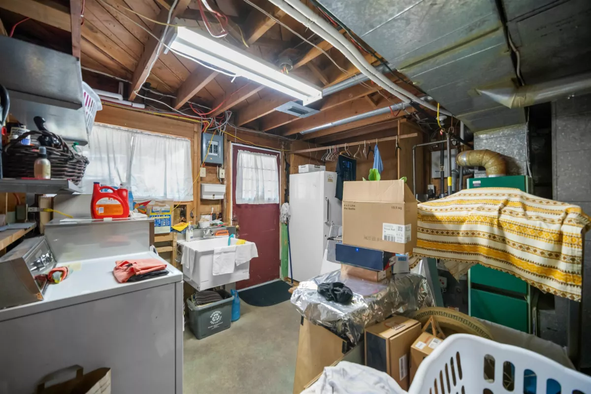 Entry Foyer Photo of 6530 Leibly Avenue, Burnaby, BC