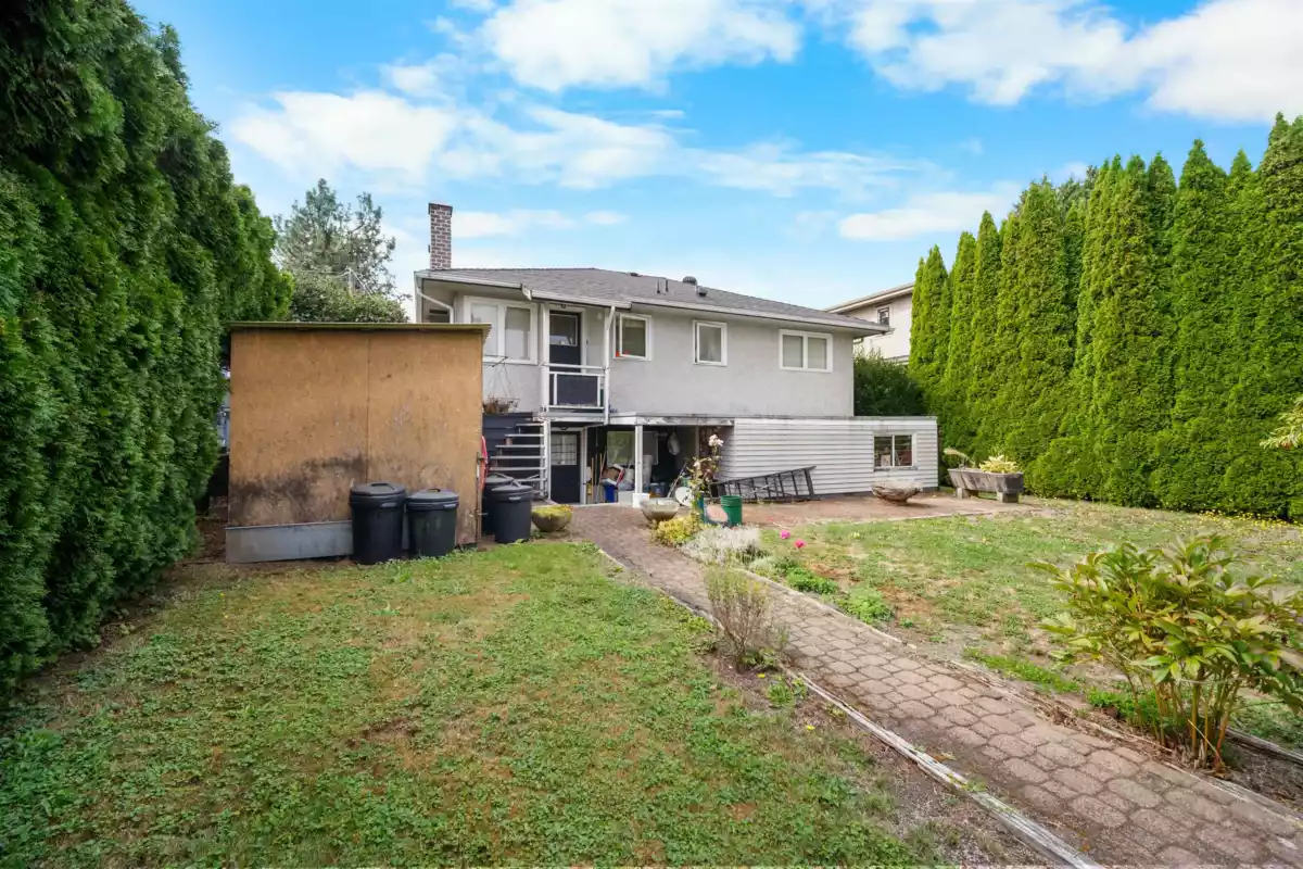 Front Yard Photo of 6530 Leibly Avenue, Burnaby, BC