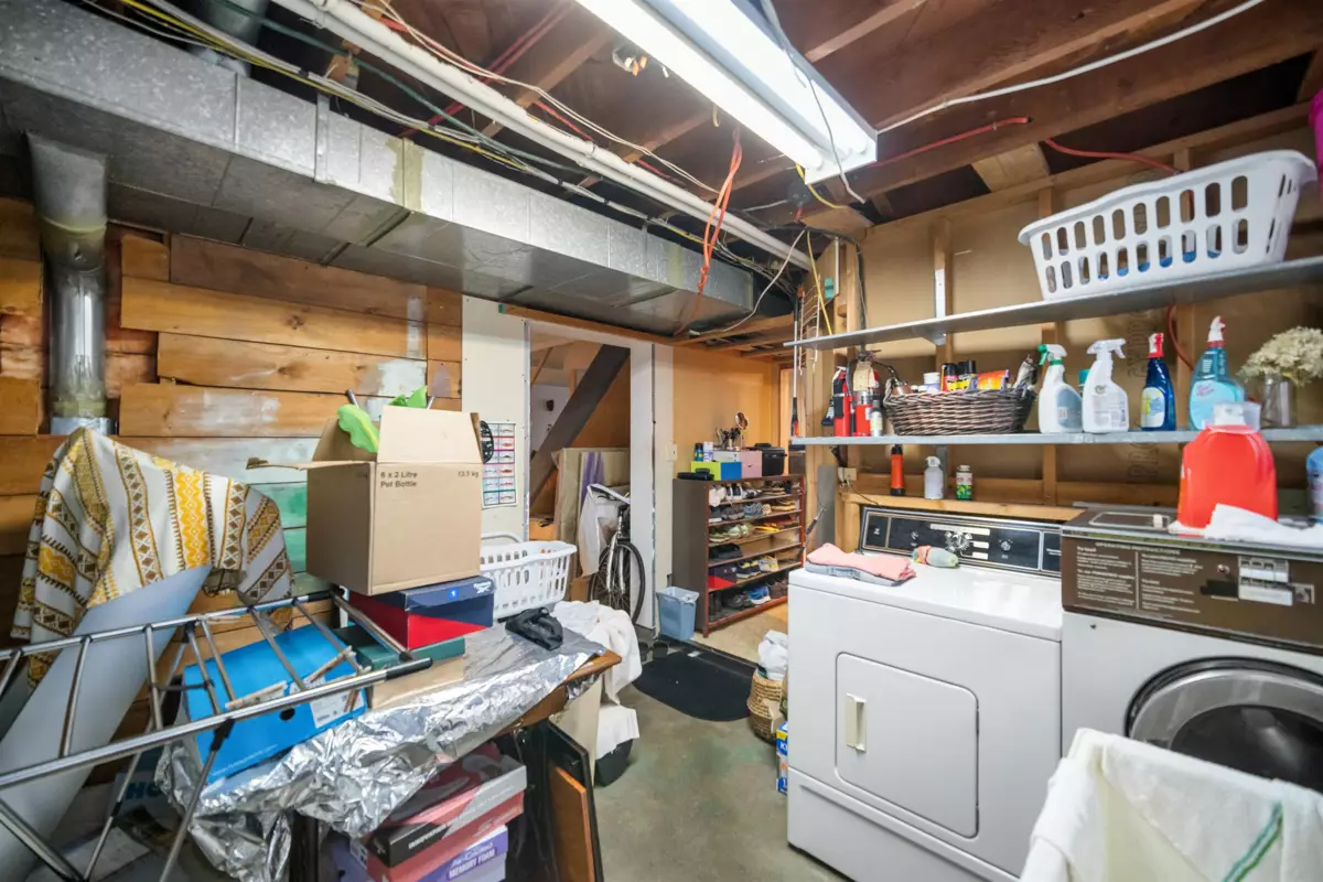 Hallway Photo of 6530 Leibly Avenue, Burnaby, BC