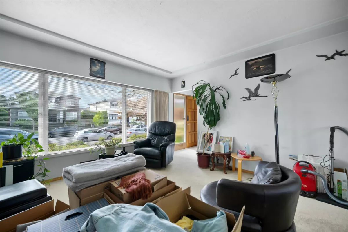Kitchen Island Photo of 6530 Leibly Avenue, Burnaby, BC
