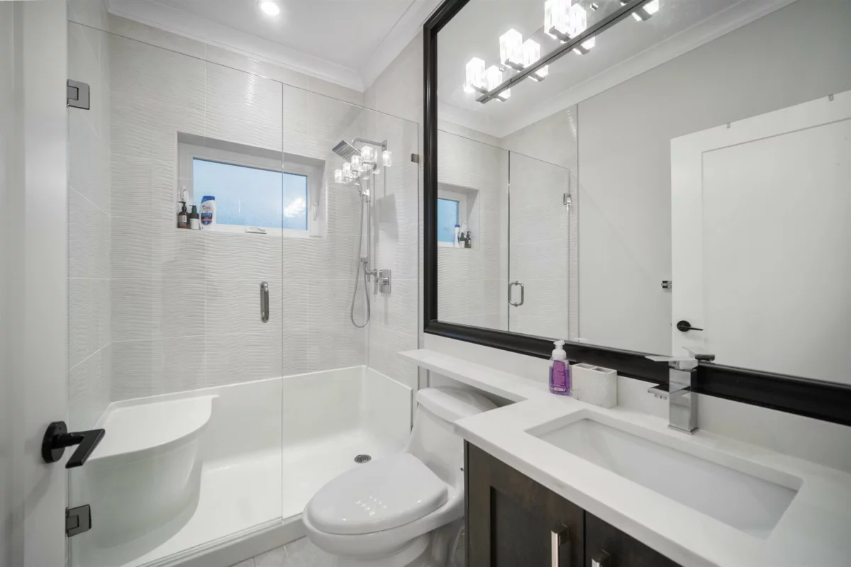 Hallway Photo of 459 E 55th Avenue, Vancouver, BC