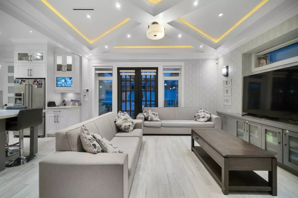 Kitchen Island Photo of 459 E 55th Avenue, Vancouver, BC