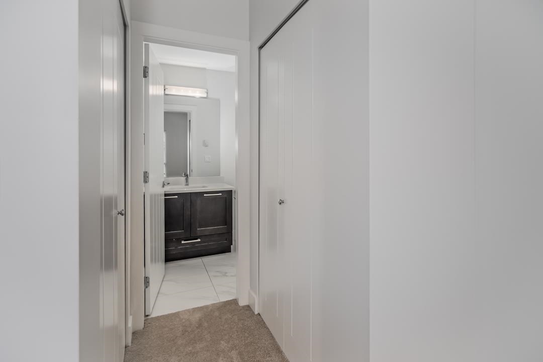 Entry Foyer Photo of 30 16337 23a Avenue, Surrey, BC