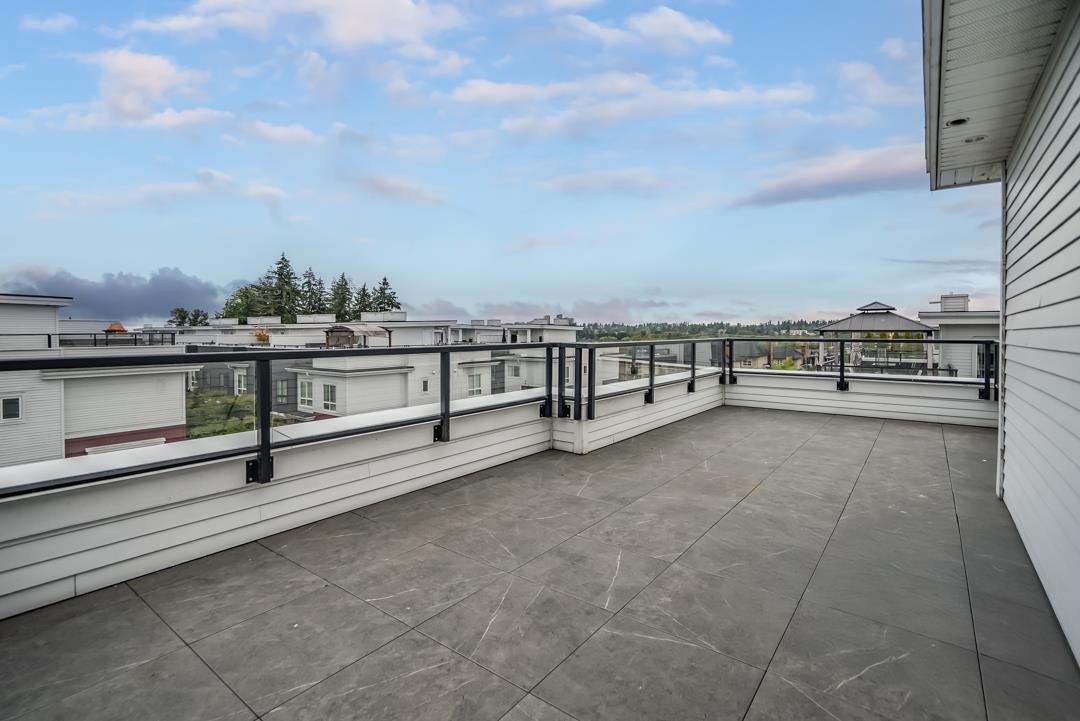 Kitchen Island Photo of 30 16337 23a Avenue, Surrey, BC