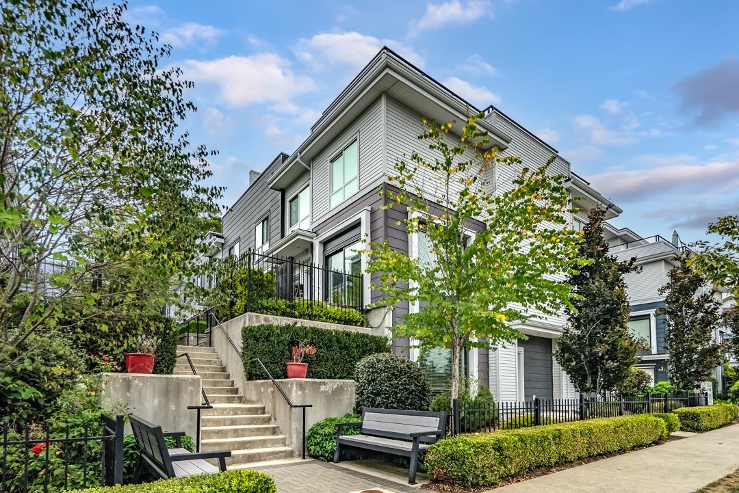 Living Room Photo of 30 16337 23a Avenue, Surrey, BC