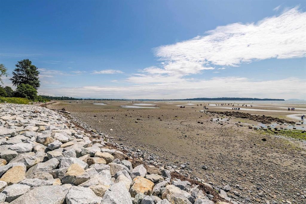 Bedroom 4 Photo of 310 14965 Marine Drive, White Rock, BC