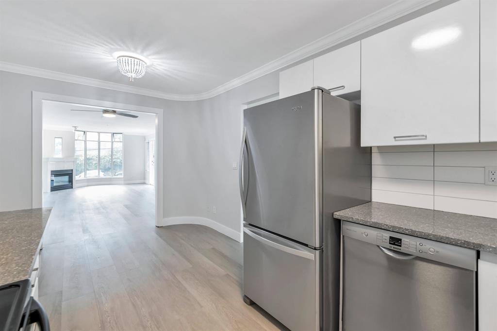 Primary Bathroom Photo of 310 14965 Marine Drive, White Rock, BC