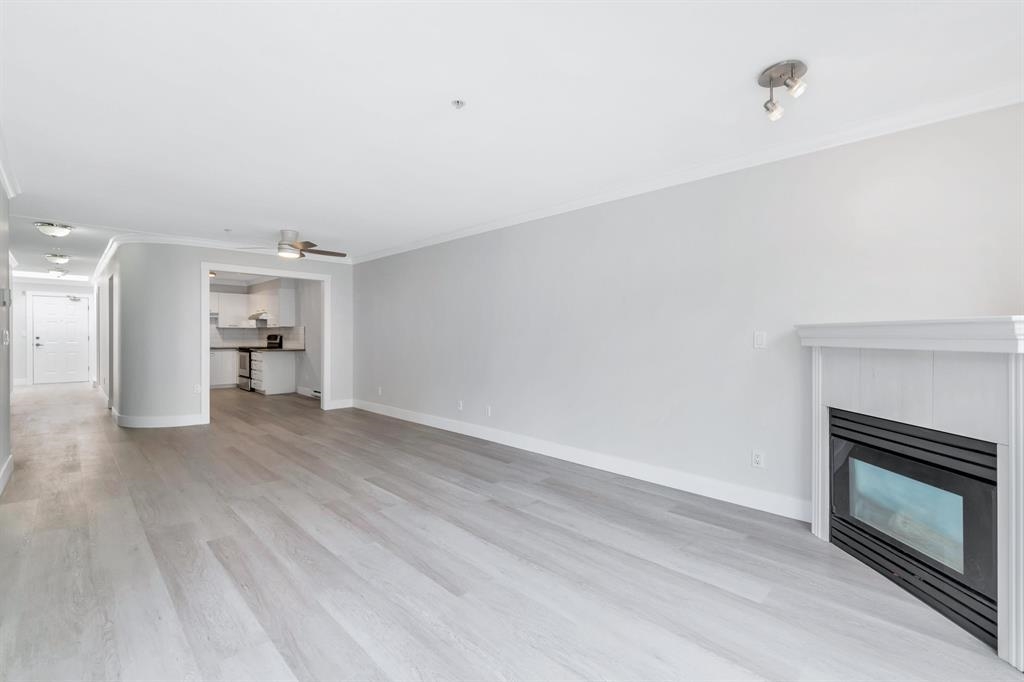 Walk-In Closet Photo of 310 14965 Marine Drive, White Rock, BC