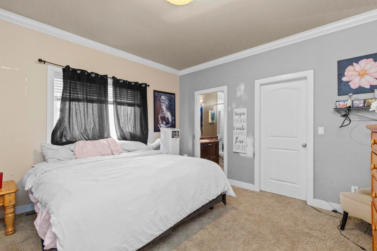 Guest Bathroom Photo of 8637 Maynard Terrace, Mission, BC