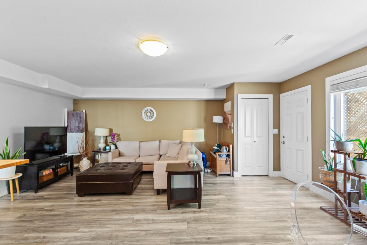 Hallway Photo of 8637 Maynard Terrace, Mission, BC