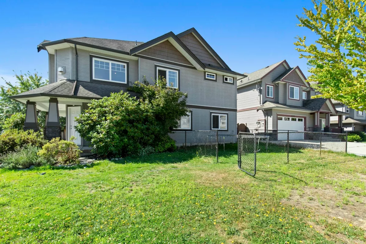 Living Room Photo of 8637 Maynard Terrace, Mission, BC