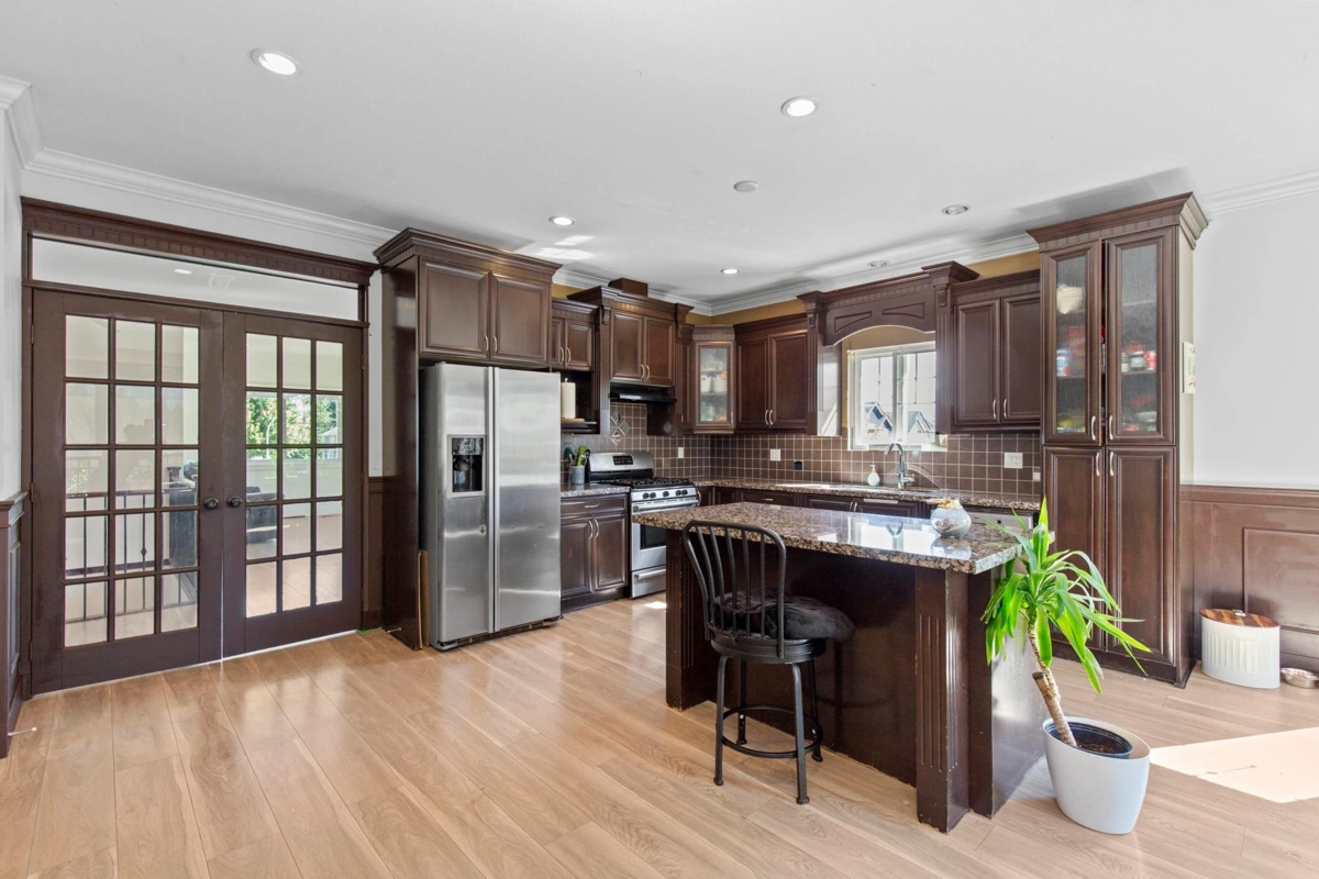 Primary Bathroom Photo of 8637 Maynard Terrace, Mission, BC