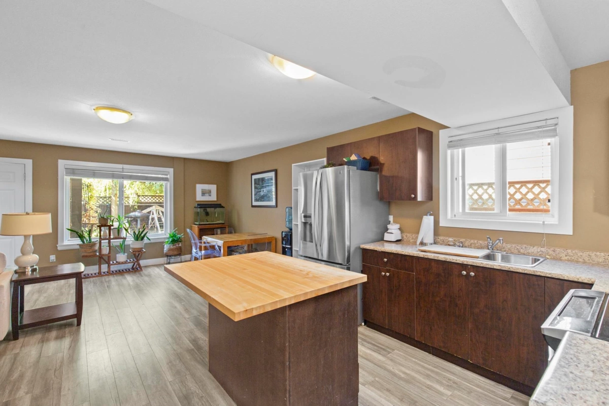 Staircase Photo of 8637 Maynard Terrace, Mission, BC