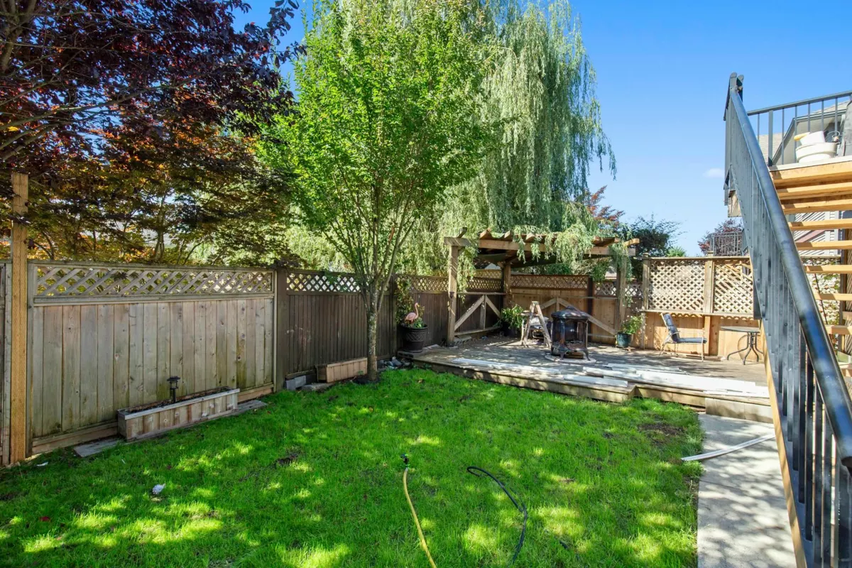 Swimming Pool Photo of 8637 Maynard Terrace, Mission, BC