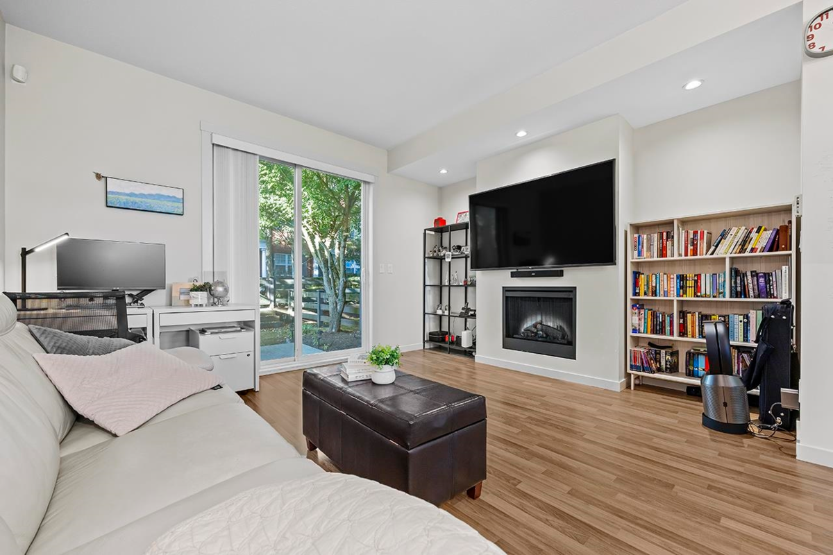 Dining Area Photo of 110 688 Edgar Avenue, Coquitlam, BC