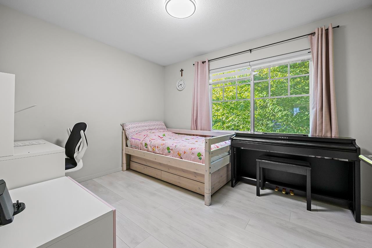 Office / Den Photo of 110 688 Edgar Avenue, Coquitlam, BC