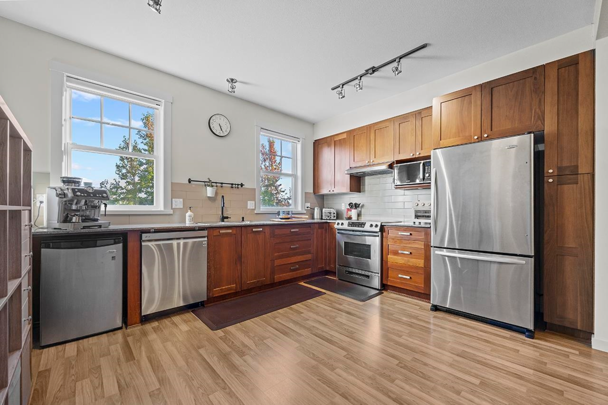 Primary Bathroom Photo of 110 688 Edgar Avenue, Coquitlam, BC