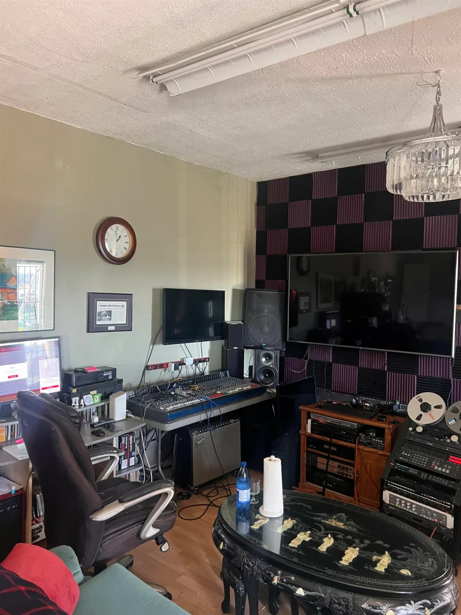 Entry Foyer Photo of 2141 Marine Way, New Westminster, BC