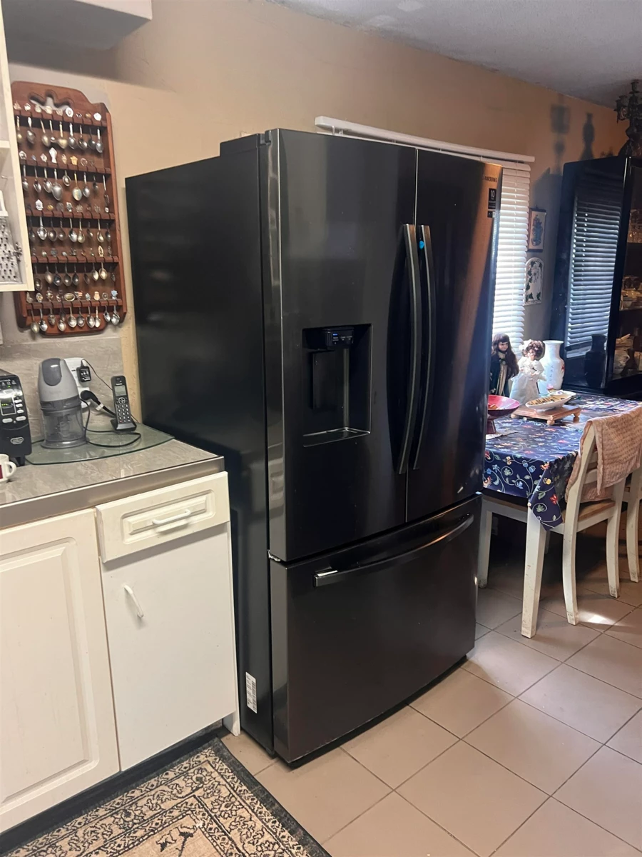 Walk-In Closet Photo of 2141 Marine Way, New Westminster, BC