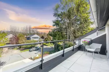 Entry Foyer Photo of 4416 W 1st Avenue, Vancouver, BC