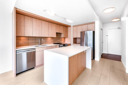 1406 1320 Chesterfield Avenue, North Vancouver, BC, North Vancouver — Apartment/Condo for sale