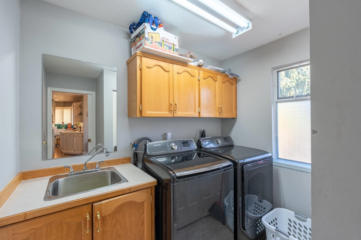 Breakfast Nook Photo of 12492 205 Street, Maple Ridge, BC