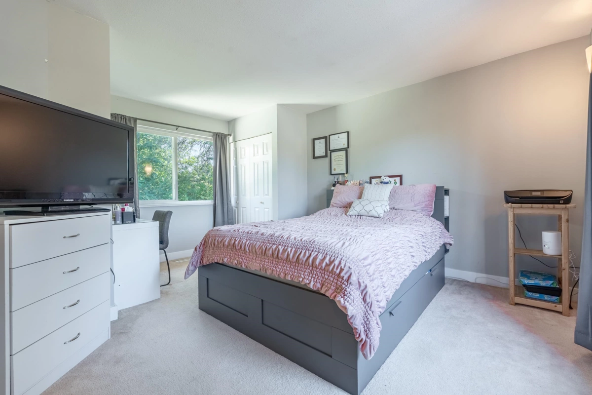 Primary Bathroom Photo of 12492 205 Street, Maple Ridge, BC