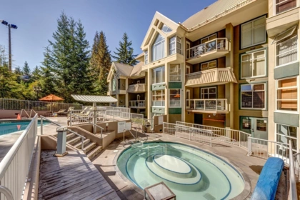 212 4910 Spearhead Place, Whistler, BC, Whistler — Apartment/Condo for sale