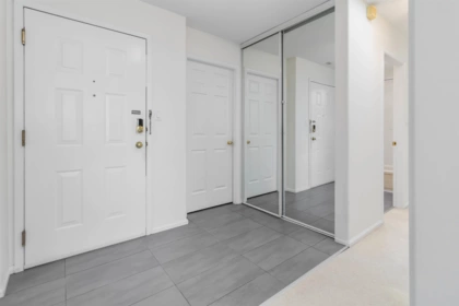 302 8120 Bennett Road, Richmond, BC, Richmond — Apartment/Condo for sale