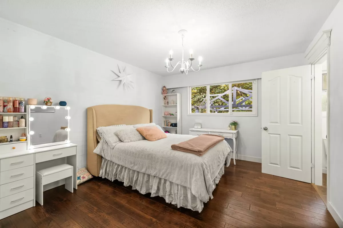 Hallway Photo of 4951 199a Street, Langley, BC