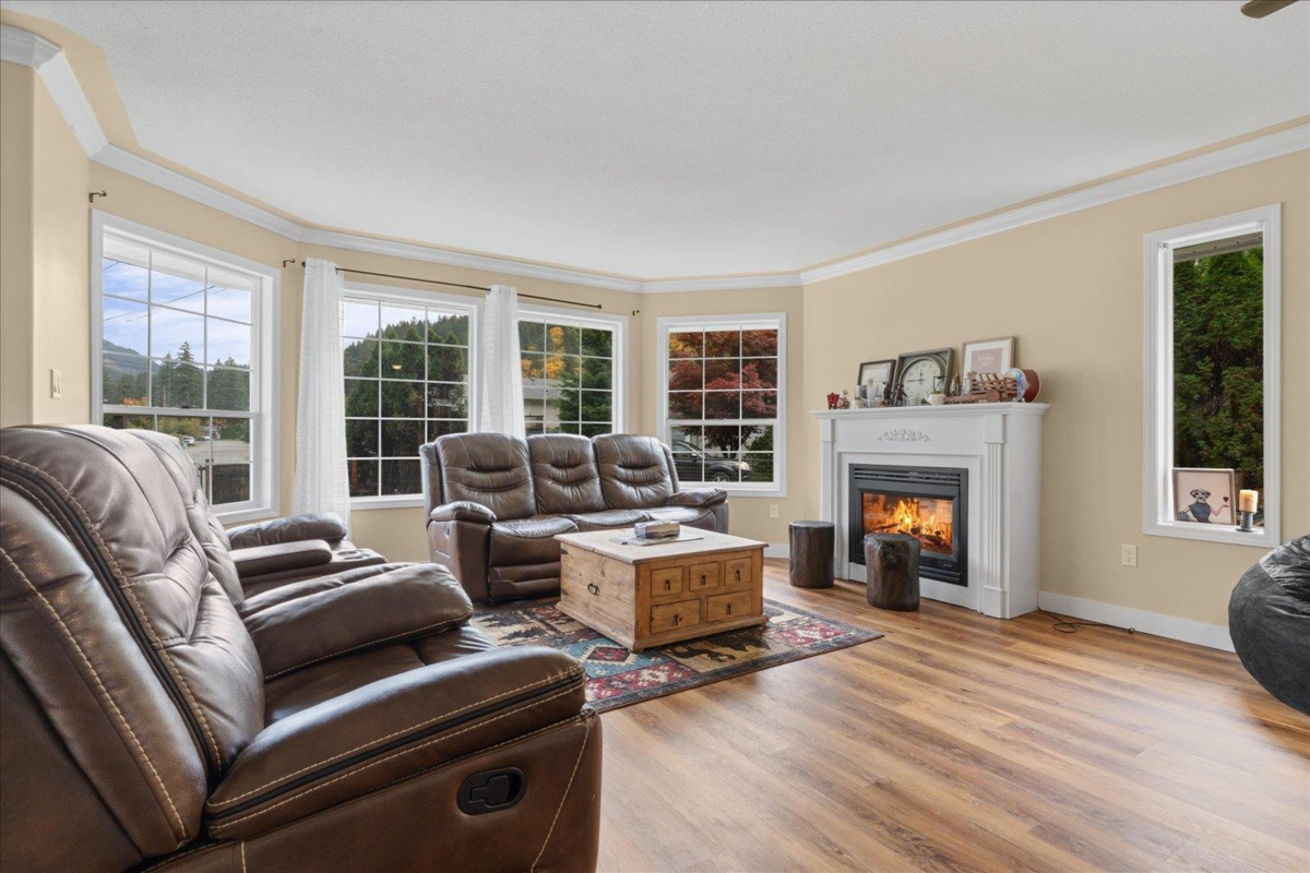 Dining Area Photo of 65885 Ogilview Drive, Hope, BC