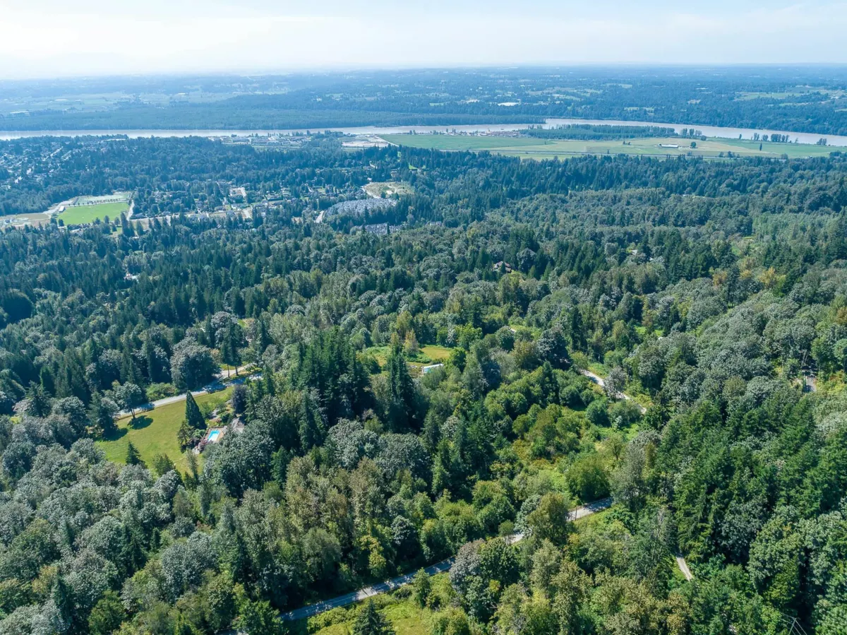 Kitchen Island Photo of 8850 Foulds Street, Mission, BC