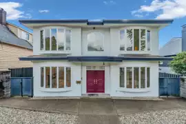 213 W 28th Street, North Vancouver, BC